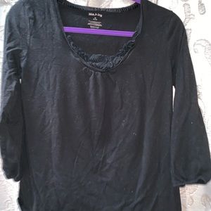 Floral neckline shirt